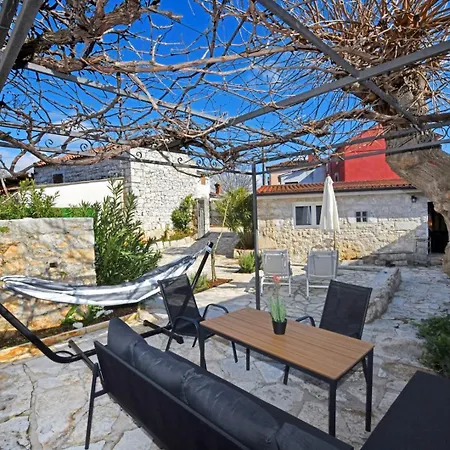 House Vento With Private Backyard Пореч