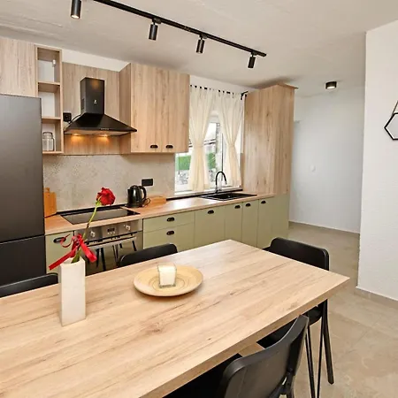 House Vento With Private Backyard Дом отдыха *