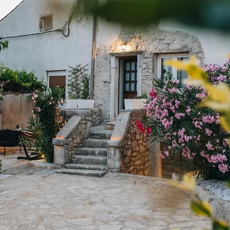 House Vento With Private Backyard *