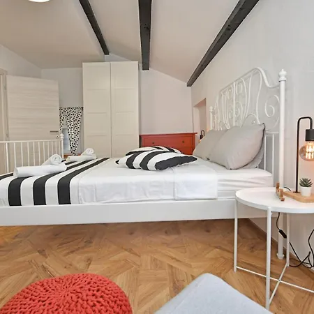 Hébergement de vacances House Vento With Private Backyard *